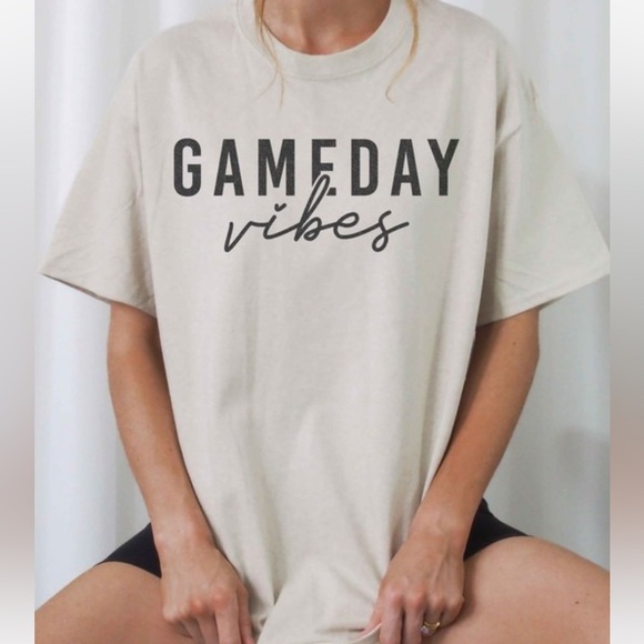 NEW Game day graphic tee S-5X - Picture 1 of 4